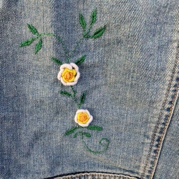 Free People Flower Embroidered Cropped Light Wash Jean Jacket Denim size 0 Daisy - Picture 5 of 9